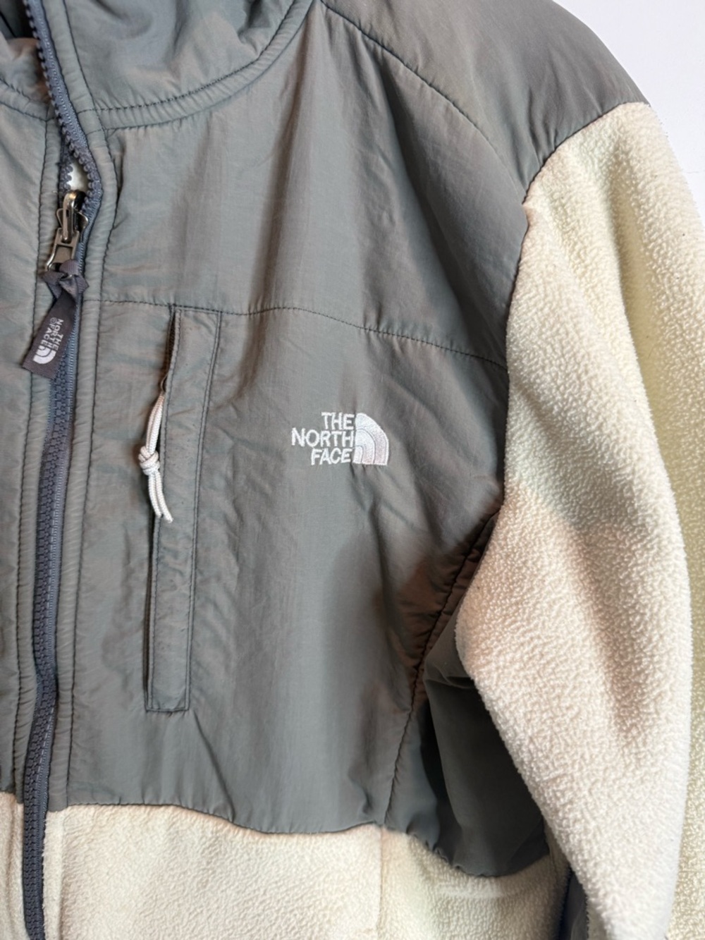 The North Face Cream & Gray Jacket - Picture 2 of 9